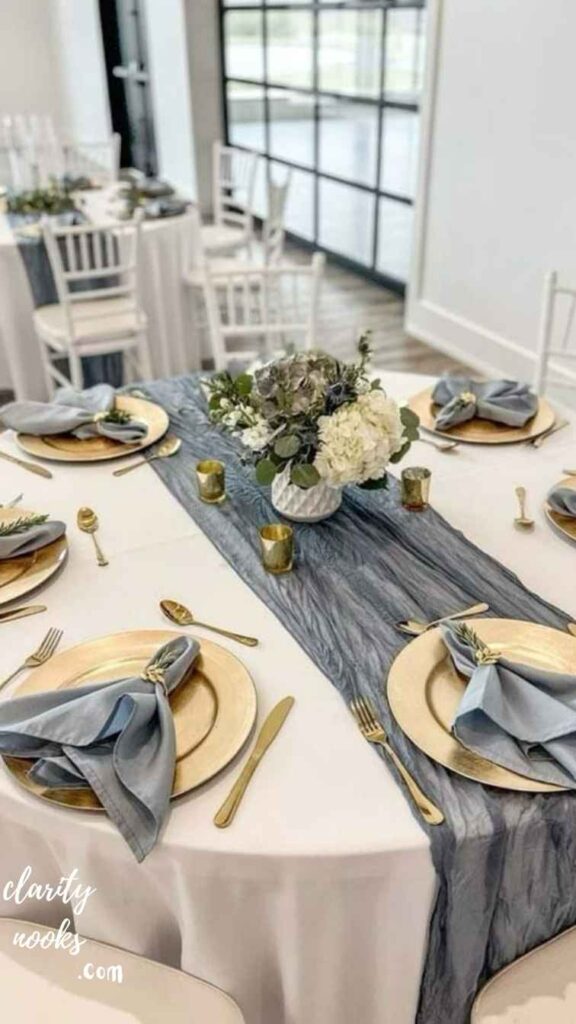 Weave Together Charger Plates and Cloth Napkins