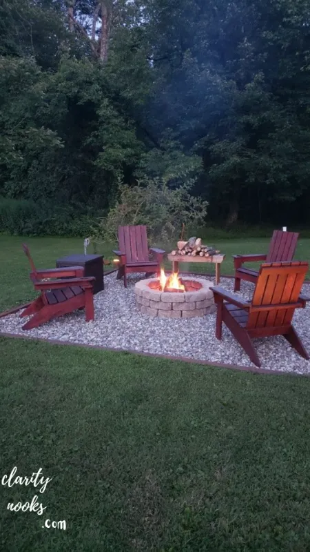 DIY Fire Pit Seating Area with Pallet Furniture